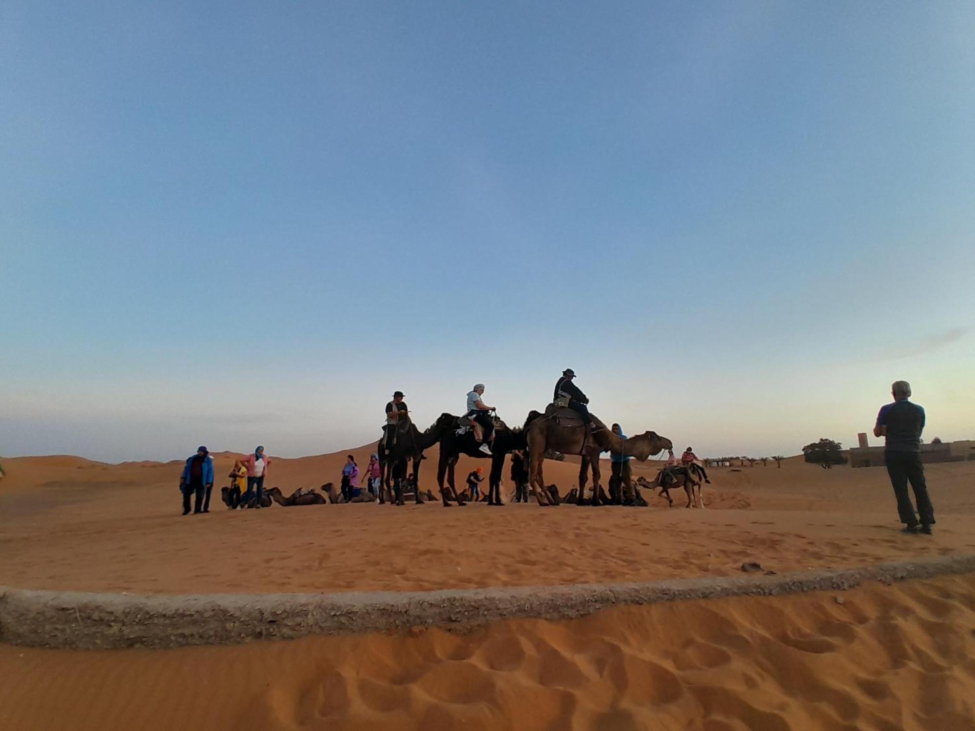 Camel Trekking Desert Camp Merzouga Luaran gambar